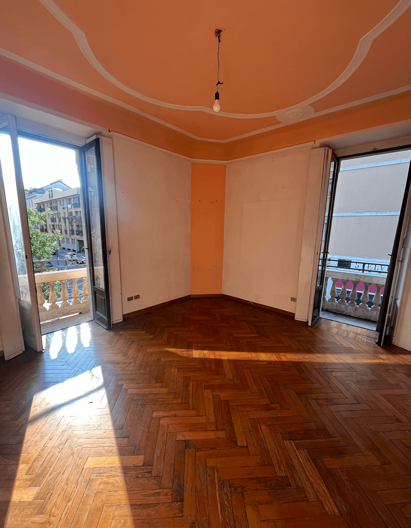 Soggiorno prima della trasformazione